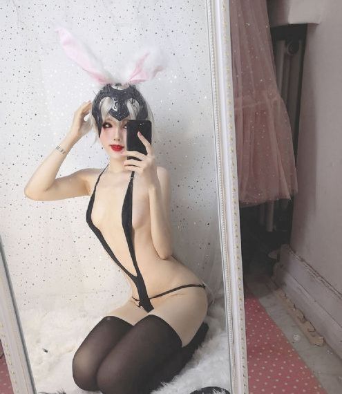 方子传未删减咬奶片段